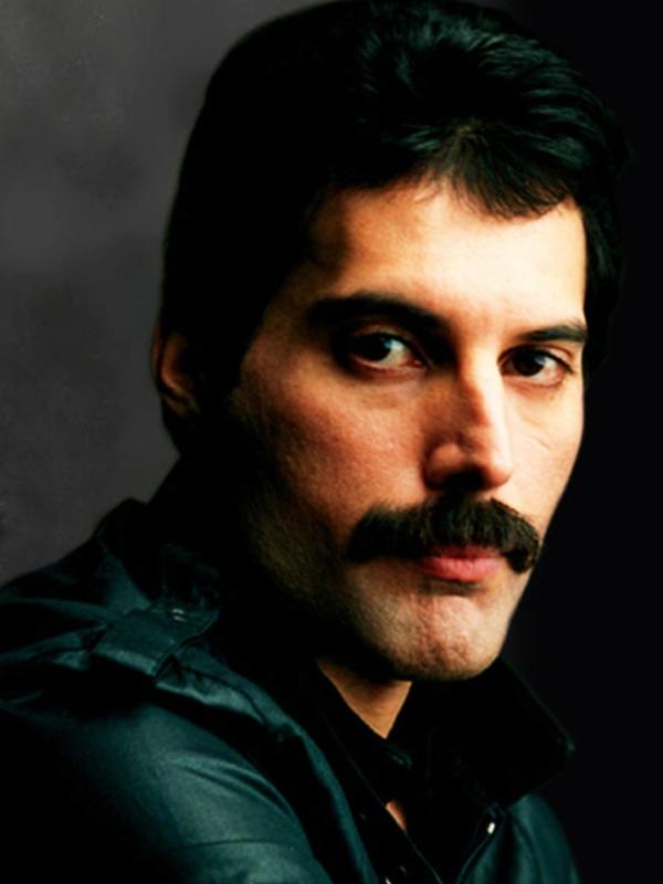 Freddie Mercury (via: fanpop.com)