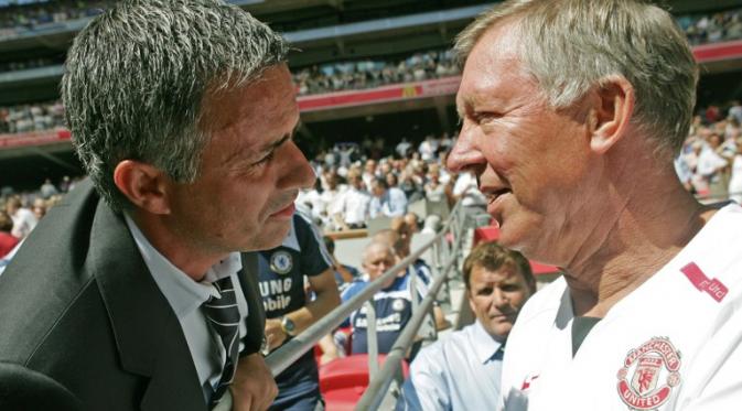 Jose Mourinho dan Alex Ferguson (CARL DE SOUZA / AFP)