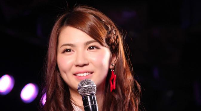 Salah satu mantan member AKB48, Ayaka Kikuchi baru saja melahirkan anak pertamanya.