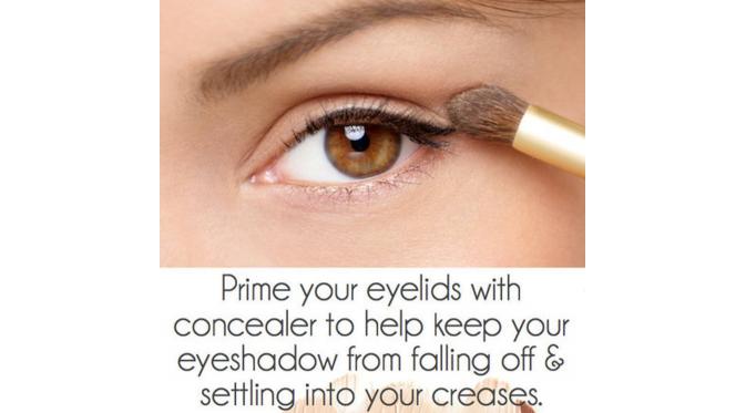 Gunakan sebagai alas eyeshadow | via: bellashoot.com