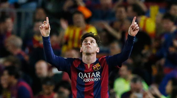 Penyerang Barcelona, Lionel Messi merayakan selebrasi usai mencetak gol keduanya ke gawang Bayern Muenchen pada leg pertama babak semifinal Liga Champions di Camp Nou, Kamis (7/5/2015). Barcelona menang 3-0 atas Bayern Muenchen. (Reuters/Albert Gea)