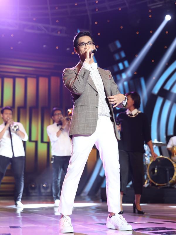 Performance Afgan di SCTV Music Awards 2015 (Wimbarsana/Bintang.com)