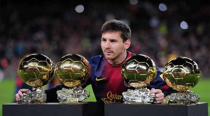 Koleksi trofi Ballon d'Or Lionel Messi. (Barcelona)