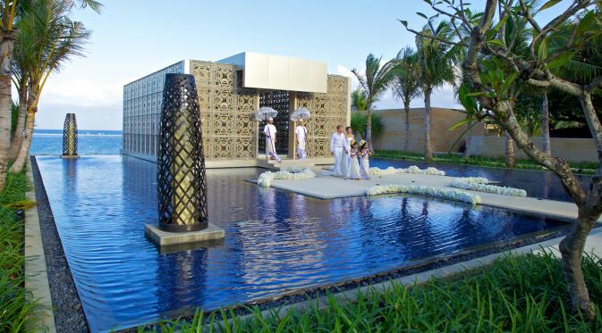 Mulia Resort Bali memang sering dijadikan tempat pernikahan. (www.tourboss.ru)