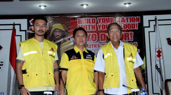 Rio Dewanto Aksi Laki Tumpahkan Sejuta Kantong Darah (foto: Ruswanto/Bintang.com)