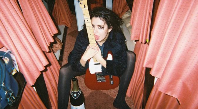 Charli XCX (dok. Charli XCX Official Facebook Page)