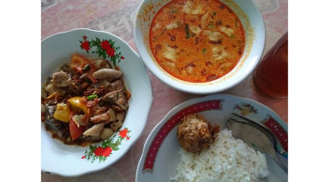 Sebagai pecinta soto Betawi, jangan lewatkan 5 restoran berikut ini!