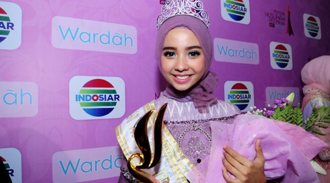 Nesa Aqila Herryanto Putri dari Medan, Sumatera Utara, menyandang gelar Putri Muslimah Indonesia 2015 (Faisal R Syam/Liputan6.com).