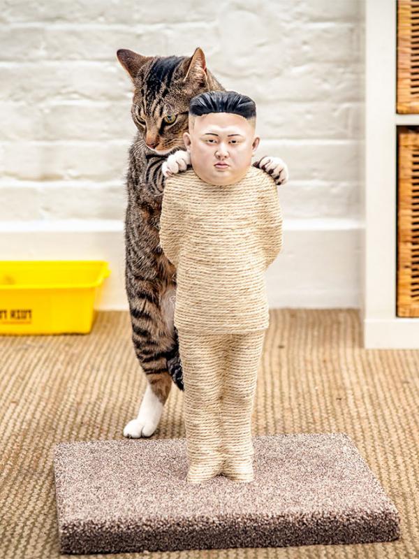 Patung Kim Jong Un. (Via: sobadsogood)