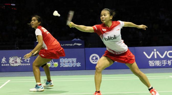 Ganda putri Indonesia Greysia Polii/Nitya Krishinda Maheswari gagal sumbang poin melawan Tiongkok di semifinal Piala Sudirman 2015 (Humas PP PBSI)