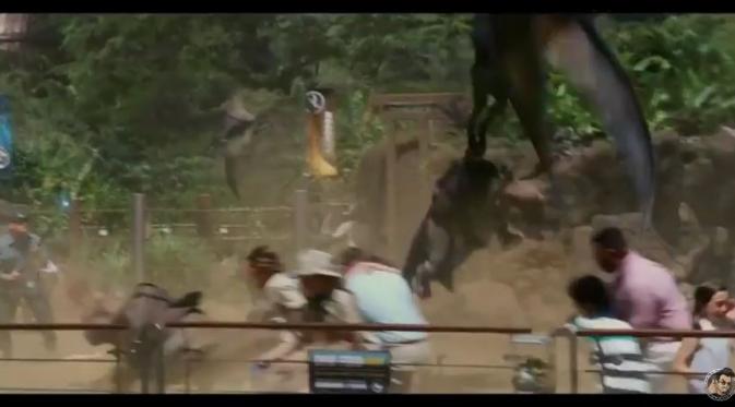 Adegan anak perempuan sedang menunggangi dinosaurus kecil berjenis Triceratops dipamerkan dalam video iklan Jurassic World.