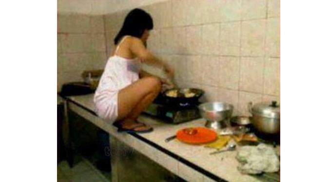 Belajar masak. (Via: acakabstrak.blogspot.com)