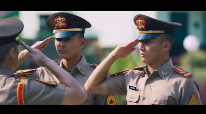Adegan Fedi Nuril dalam film 'Doea Tanda Cinta'. Foto: Youtube
