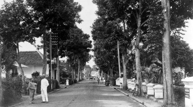 Hari Kebangkitan Nasional, foto jalan Adegan di Bandung tahun 1908