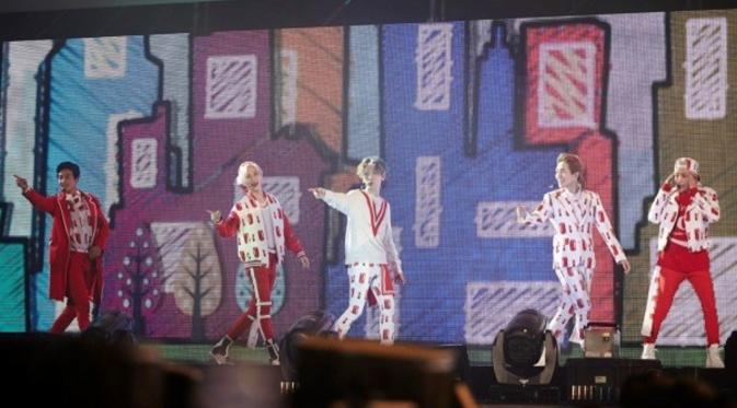 SHINee sukses membawakan lagu baru dan teranyar milik mereka dalam konser perdana SHINee World IV yang berlangsung, baru-baru ini.