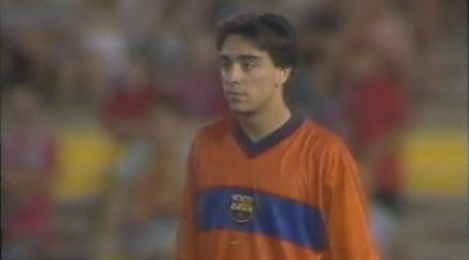 Xavi Hernandez menjalani debut bersama Barcelona. (Guardian)