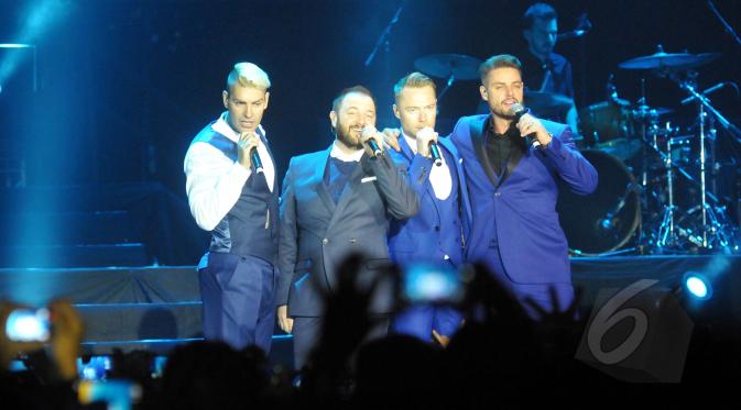 Grup musik Boyzone  sukses menghibur kembali penggemarnya di Jakarta dalam konser bertajuk A Night Of Reunion With Boyzone di Istora Senayan, Jakarta (22/5/2015). (Liputan6.com/Panji Diksana)