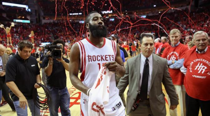James Harden menggila pada Gim 4 Final Barat NBA: Golden State Warriors vs Houston Rockets (Reuters / Thomas Shea)