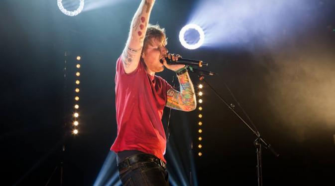 Ed Sheeran saat konser di London (Edsheeran.com)