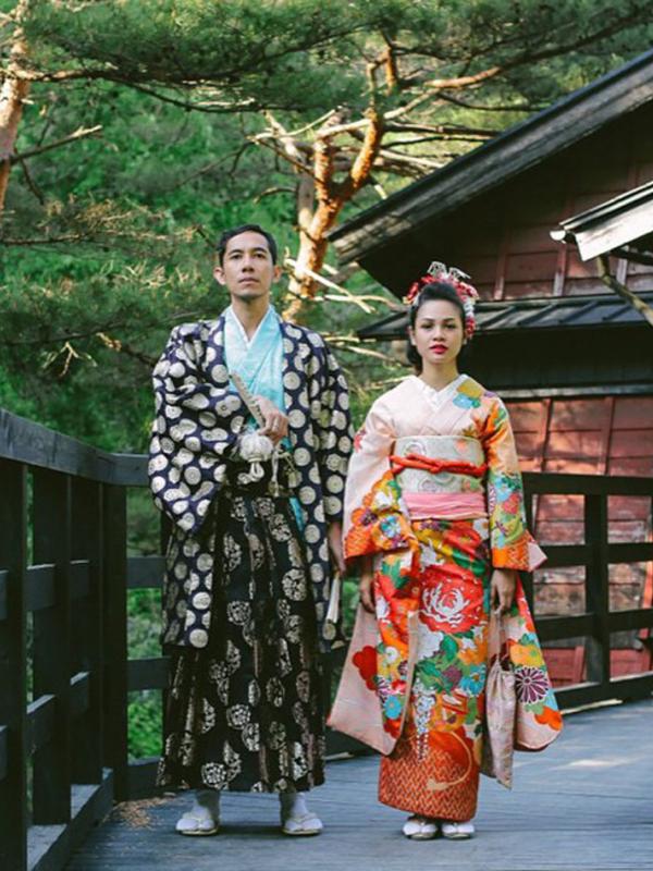 Andien dan suami saat berbulan madu ke Jepang. Foto: Instagram.