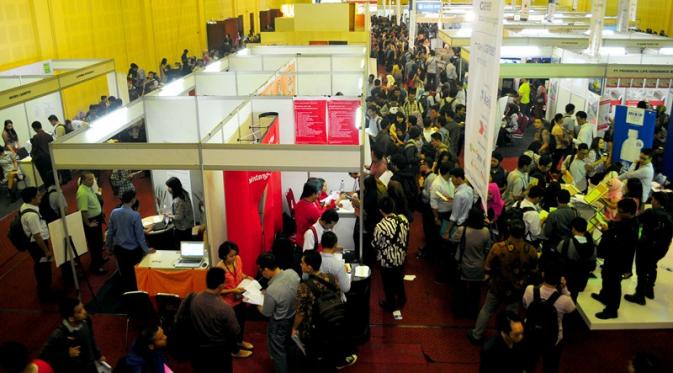 Ribuan pencari kerja memadati acara Karir.com Expo 2015 yang berlangsung pada 27-28 Mei 2015 di Balai Kartini, Jakarta (Liputan6.com)