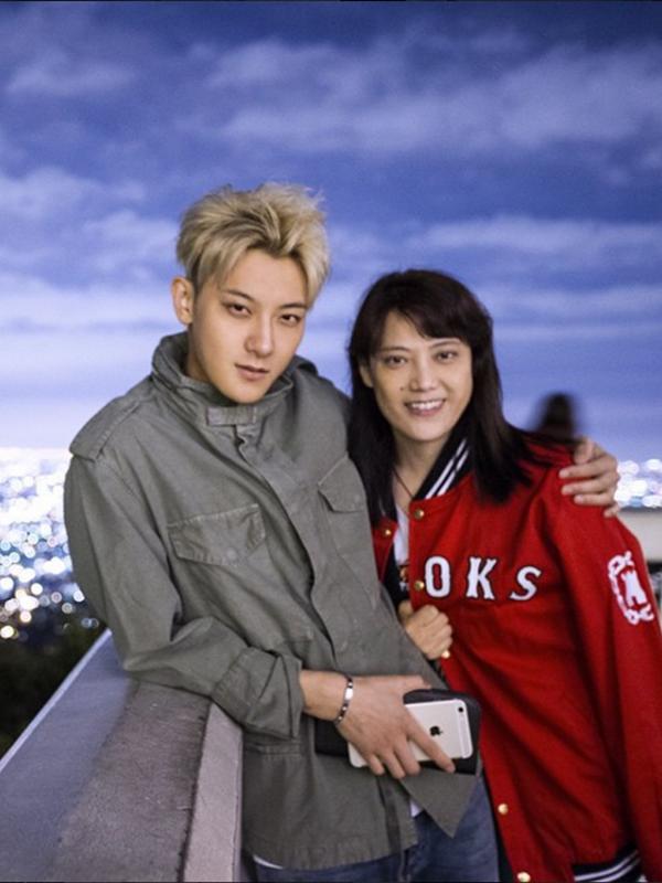 Foto Tao EXO bersama ibunya yang ia unggah pada akun Istagramnya. (via Instagram.com)