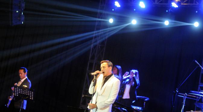 Tommy Page dalam konser 'Up Close and Personal With Tommy Page' di Jakarta. (Foto: Panji Diksana)