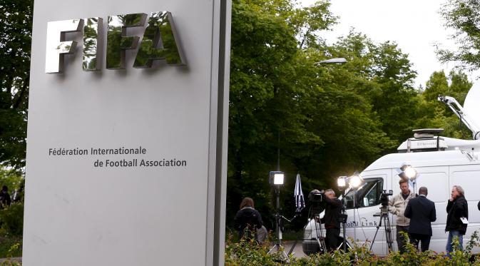 Sepp Blatter has been re-elected as FIFA president for a fifth term after Jordan's Prince Ali bin Al Hussein conceded defeat at the congress of world football's governing body on Friday. REUTERS/Arnd Wiegmann