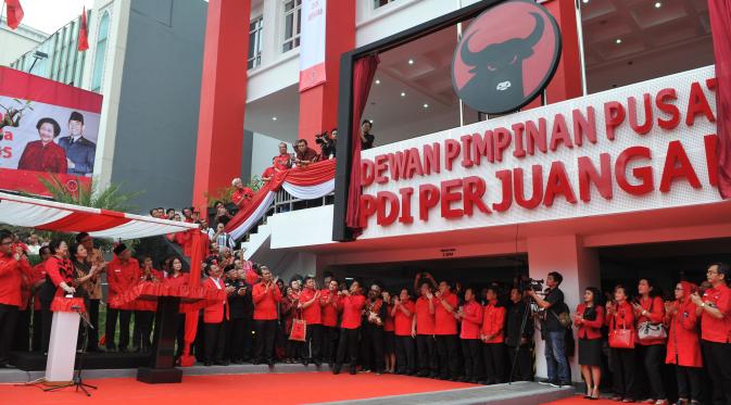 Megawati Soekarnoputri meresmikan Gedung DPP PDIP baru di Jalan Diponegoro, Jakarta Pusat (Liputan6.com/Herman Zakharia)