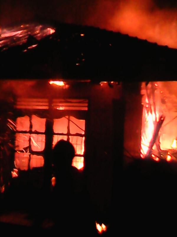 Rumah milik mantan istri Andika Mahesa, mantan vokalis Kangen Band hangus terbakar.