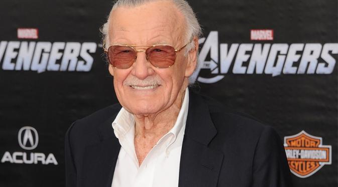 Stan Lee menjadi penulis skrip film Avengers: Age of Ultron. Foto: via denofgeek.com