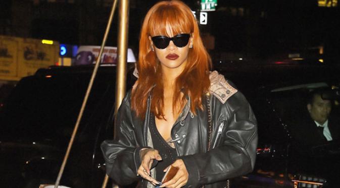 Rihanna (via lofficielsingapore.com)