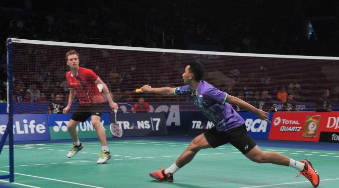 Tommy Sugiarto kalah dari Marc Zwiebler di babak kedua Indonesia Open 2015 (Herman Zakharia/Liputan6.com)