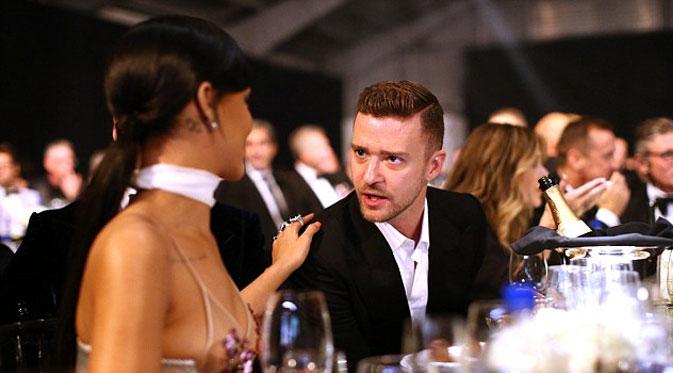 Rihanna dan Justin Timberlake (via dailymail.co.uk)