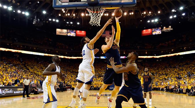 Gim I Final NBA: Cleveland Cavaliers vs Golden State Warriors (Reuters / Bob Donnan)