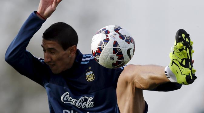 OGAH - Angel Di Maria mengaku tak ingin meninggalkan Manchester United. (REUTERS/Marcos Brindicci)