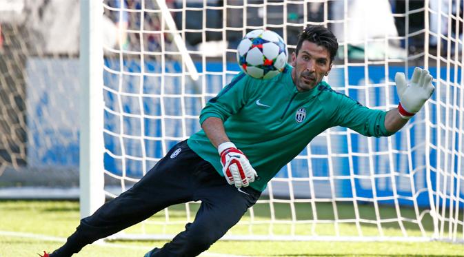 Gianluigi Buffon Jelang Final Liga Champions Juventus vs Barcelona (Reuters / Michael Dalder)