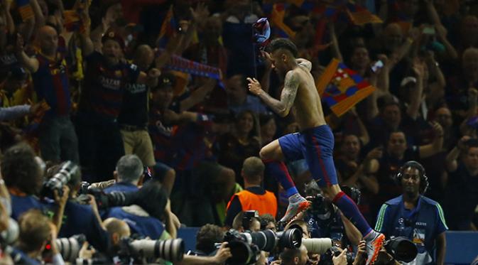 Aksi selebrasi Neymar setelah mencetak gol ketiga bagi  Barcelona. (REUTERS/ Darren Staples)