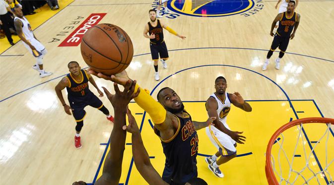 Gim 2 Final NBA: Cleveland Cavaliers vs Golden State Warriors (Reuters / Bob Donnan)