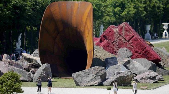 Patung vagina yang berada di taman Istana Versailles, Perancis/bbc.com