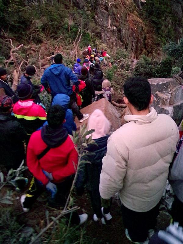 Kerusakan akibat gempa di Gunung Kinabalu Malaysia