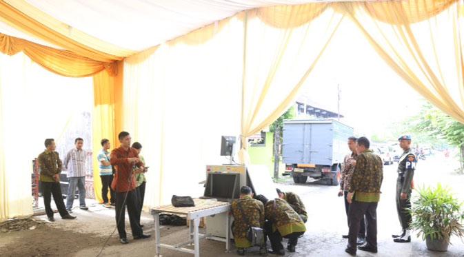 Pengamanan di rumah Selvi Ananda (Galih W. Satria/Bintang.com)