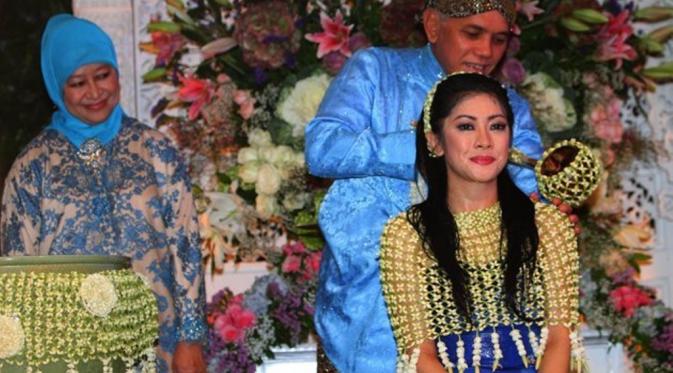 Pernikahan Ibas dan Siti Rubi (Via: wowkeren.com)