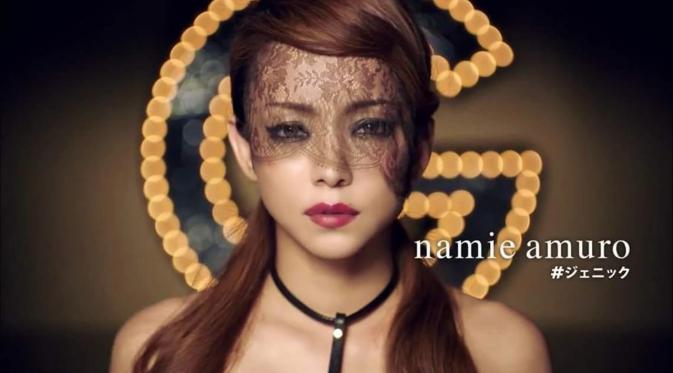 Namie Amuro dan Hatsune Miku berpadu untuk lagu bertajuk B Who I Want 2 B feat. HATSUNE MIKU di album baru.