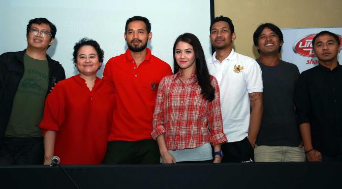 Cast and crew Keluarga Garuda di Dadaku 2. Foto: Deki Prayoga/Bintang.com