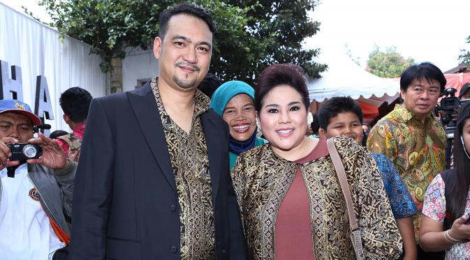 Nunung Srimulat hadir bersama suaminya yang juga manajernya. (Galih W. Satria/bintang.com)