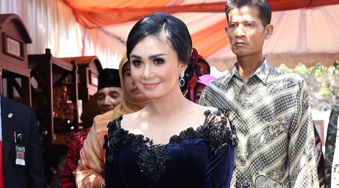 Yuni Shara turut bahagia atas pernikahan Gibran dengan Selvi (Galih W. Satria/Bintang.com)