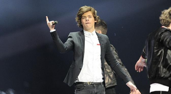 Harry Styles `One Direction` dikabarkan telah jatuh ke pelukan model cantik Victoria's Secret [Foto: Dailymail].