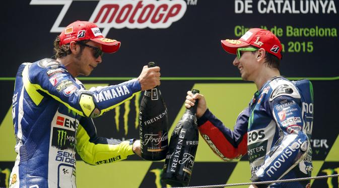 Pebalap Yamaha Jorge Lorenzo dan Valentino Rossi (Reuters) 