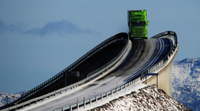 Hilvagen Bridges yang menakutkan.